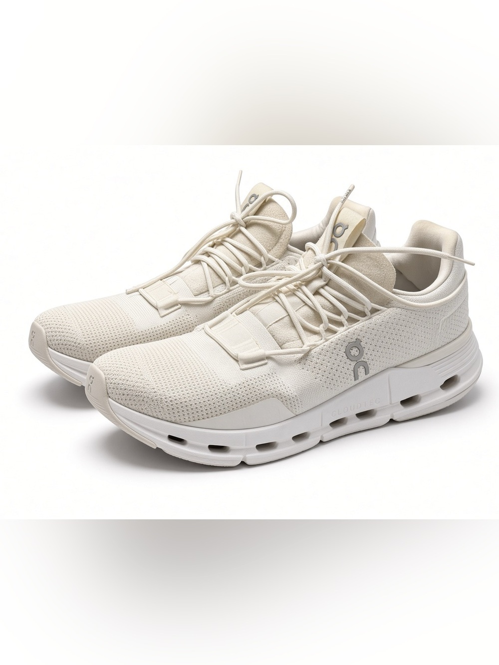 On cloud women’s cloudtec Cloudflow Sneakers in Cream White